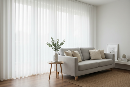 Wellengardinen im eingerichteten Raum